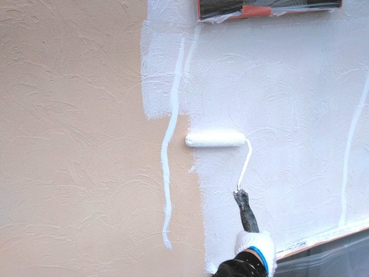 スーパーセランフレックスで下塗り作業