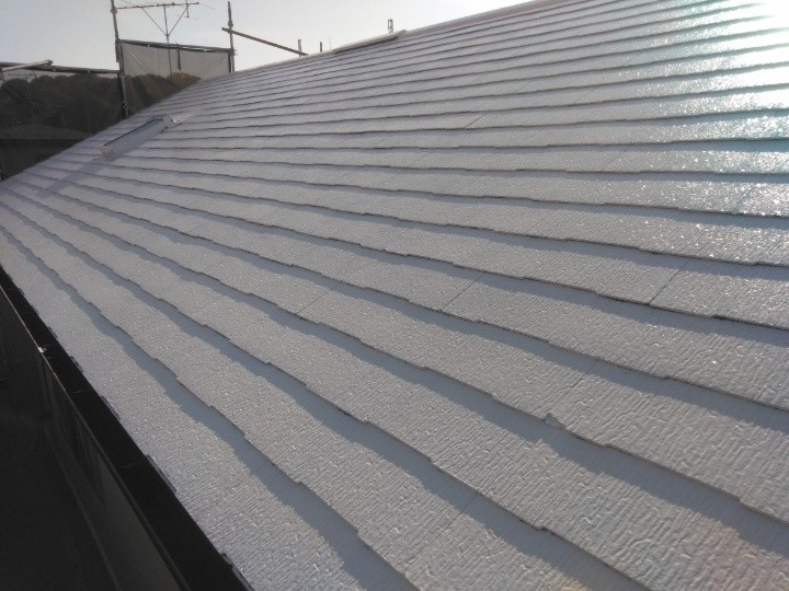 ダイヤSRPカラープライマーで下塗り作業