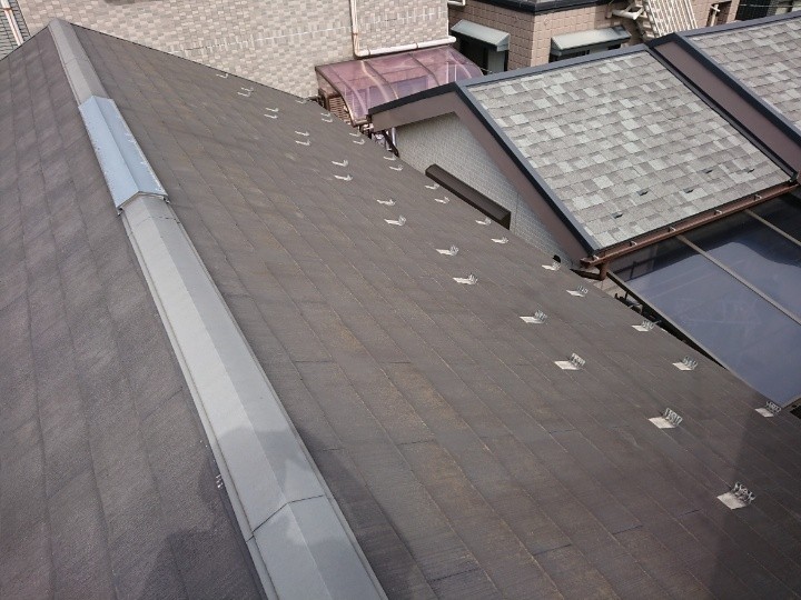 スレート屋根の状態を点検