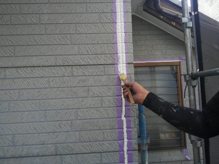 コーキングを打ち替え