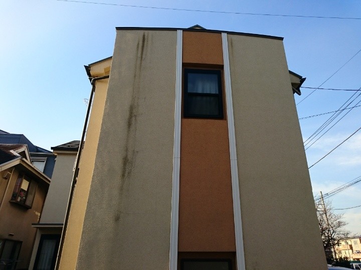 外壁の状態を確認