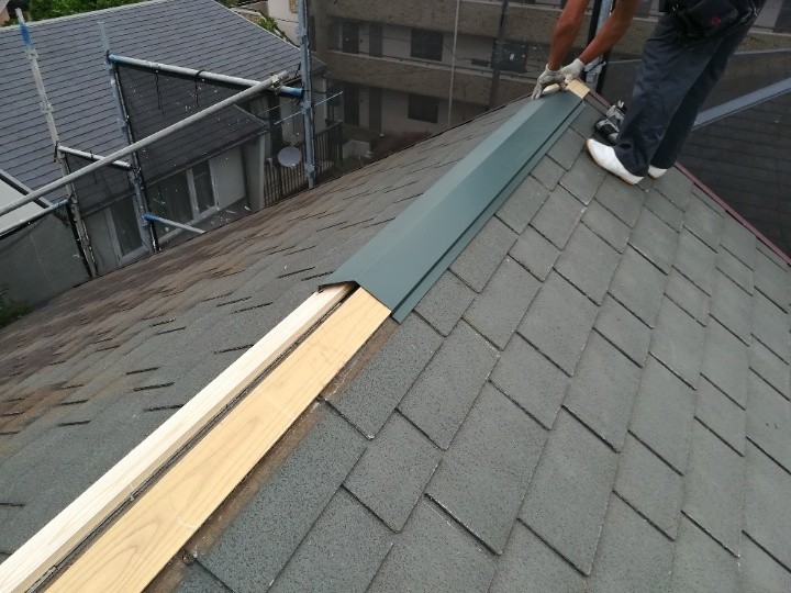 新規の「貫板・棟板金」を設置