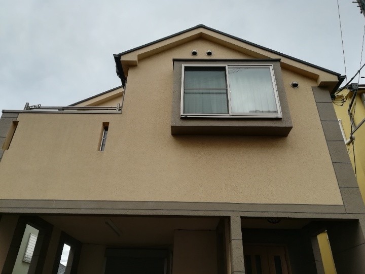 退色が目立つ外壁