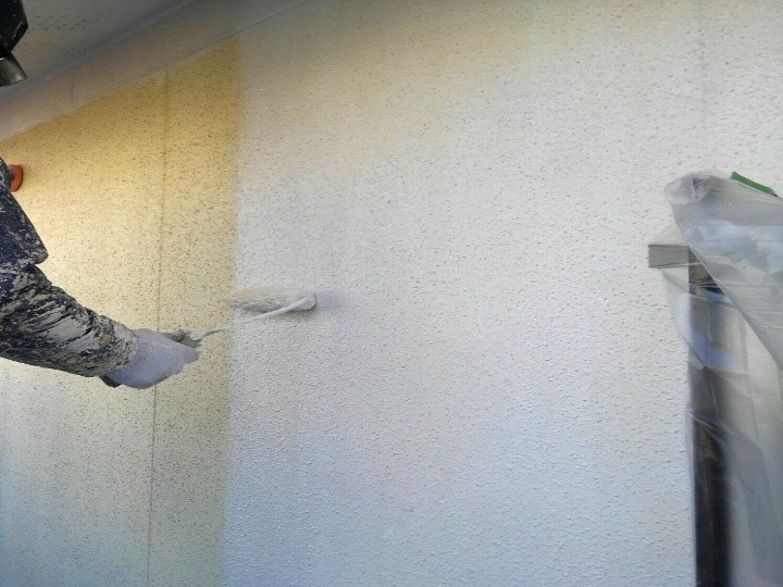 パーフェクトフィラーで下塗り作業