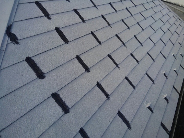 屋根の「下塗り」作業