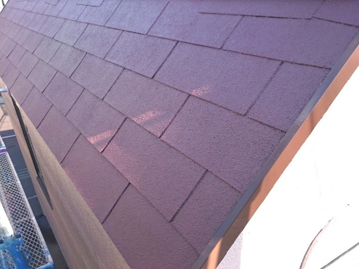 屋根の「上塗り」作業