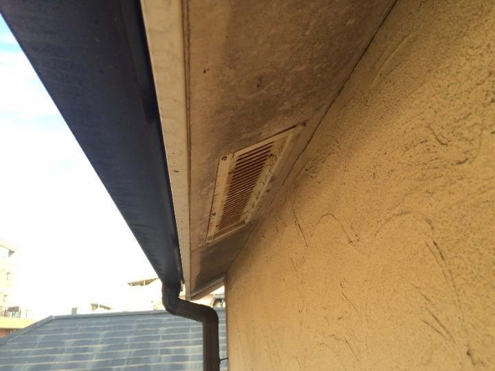 汚れが付着した外壁