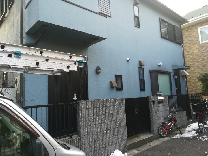 色褪せが目立つ外壁