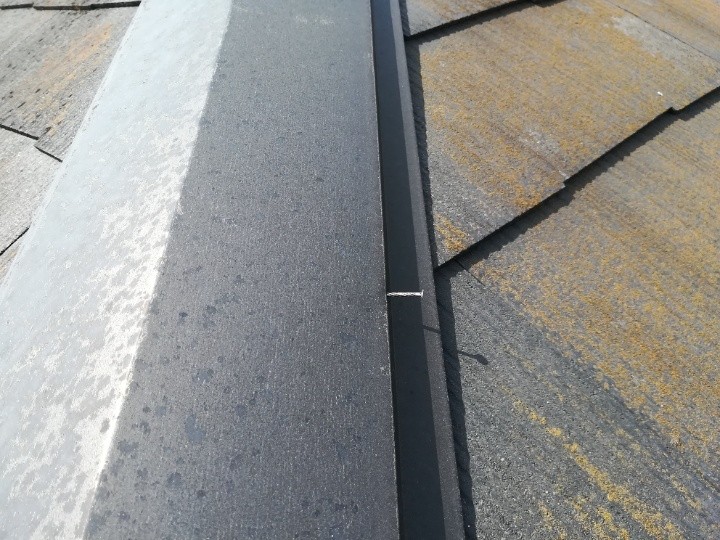 棟板金に釘浮きが発生