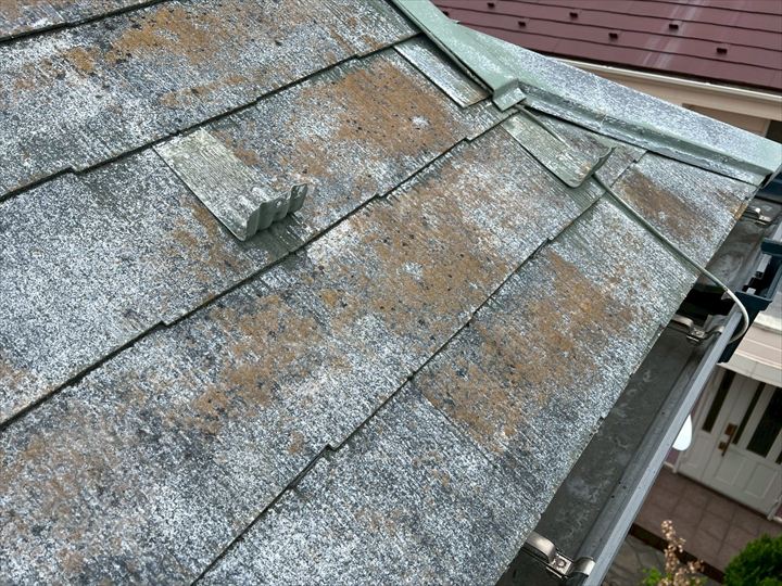 苔の生えたスレート