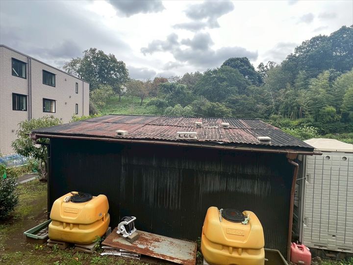 錆びた屋根