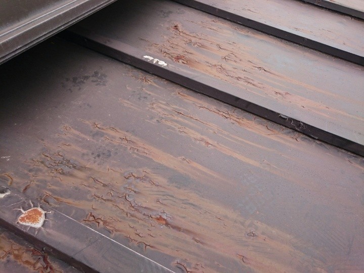 錆が発生した下屋瓦棒（トタン）