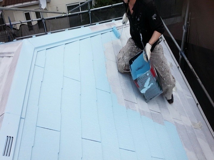 遮熱塗料サーモアイ4Fで「中塗り」作業