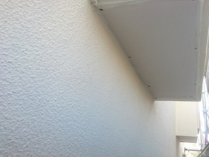 エラストコートを用いた中塗り上塗り作業(一層・二層)