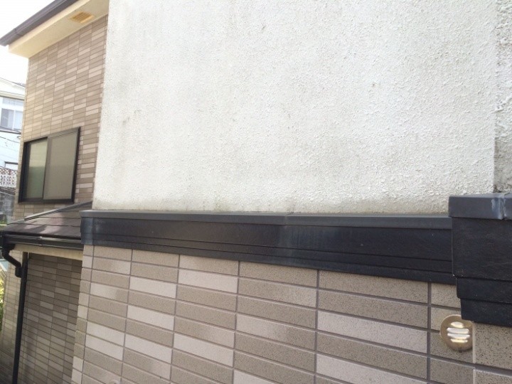 外壁には黒ずみが発生