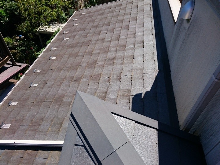 屋根の状態を確認