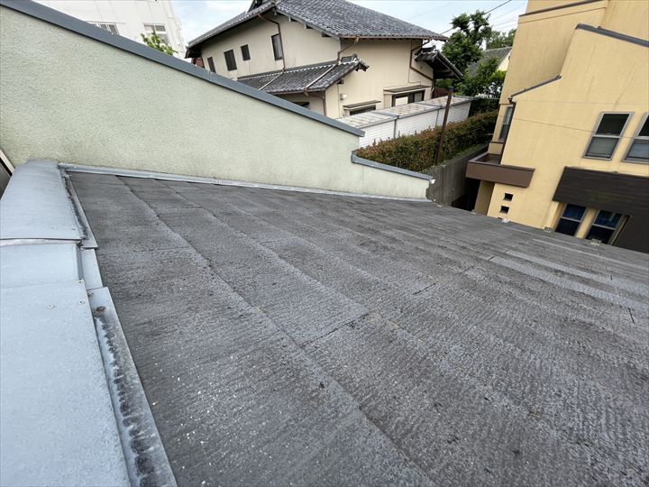 屋根材はコロニアルNEOでした