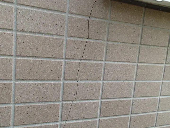 サイディングのひび割れ