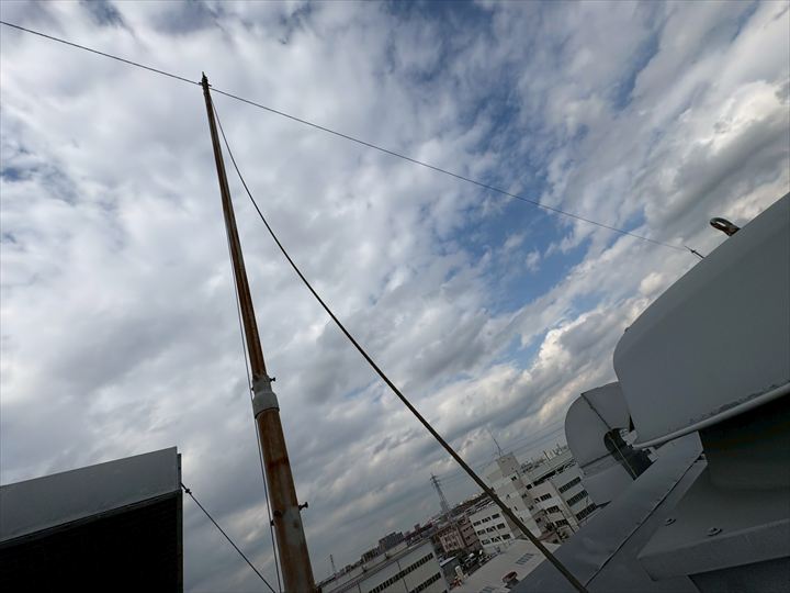 避雷針の補強ワイヤー