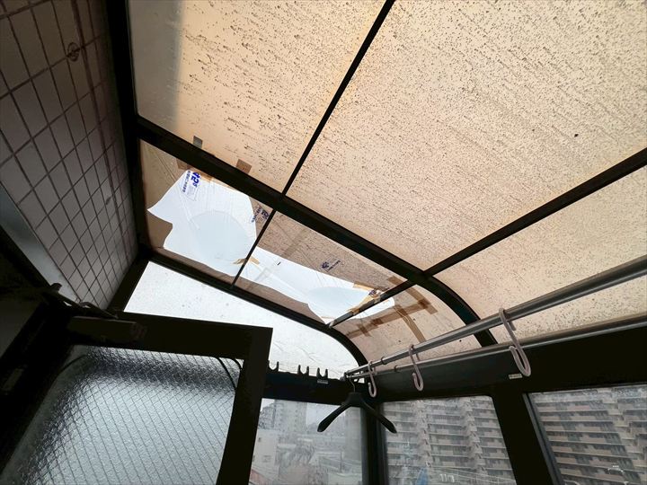川崎市のサンルーム修理・メンテナンス完全ガイド｜ポリカ割れ・劣化の症状と対処法