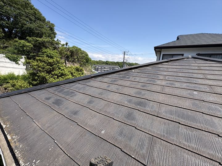 屋根の板金が浮いた