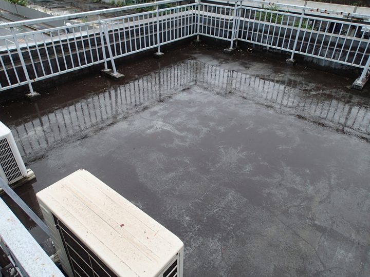 床面の水溜まり