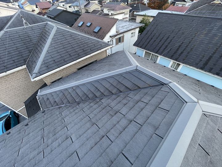 築10年が過ぎたスレート屋根を点検