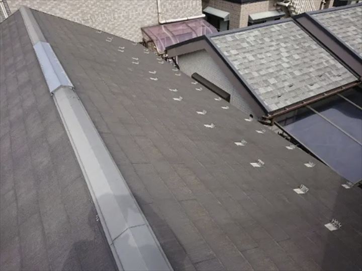 色あせた屋根の調査