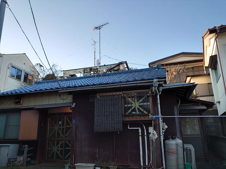 瓦屋根の調査