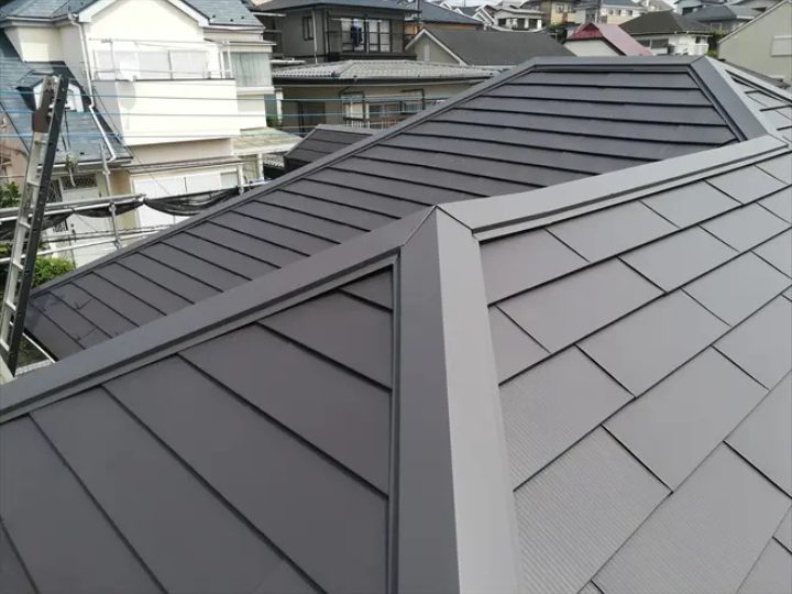 ガルバリウム鋼板の屋根