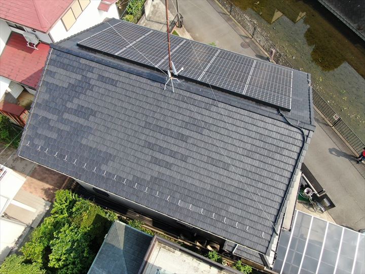 太陽光パネル付き屋根全景