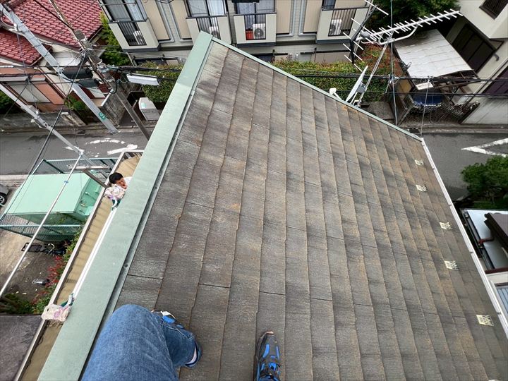 コロニアル屋根の全景