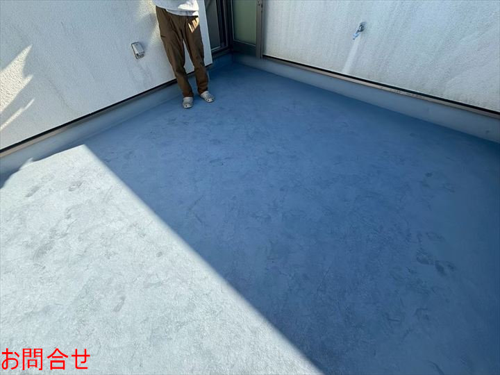 劣化した屋上床面