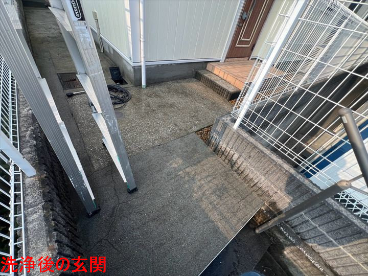 洗浄後の玄関周り