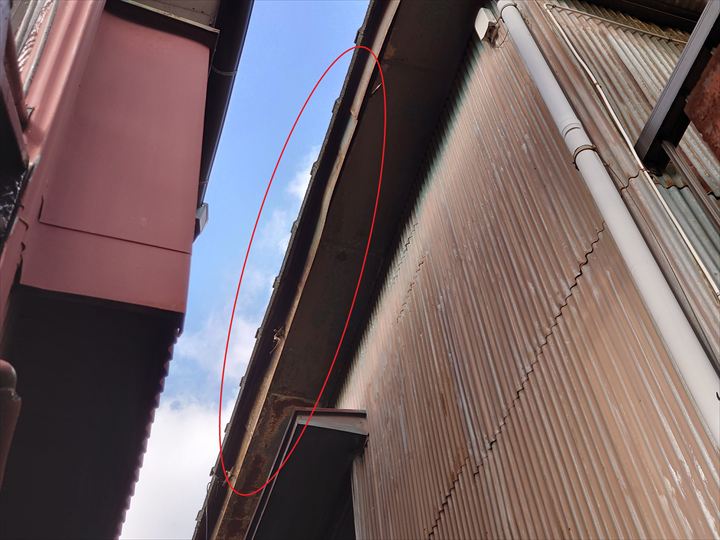 軒先の雨樋欠落箇所