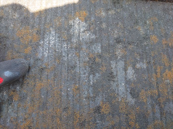 退色した屋根表面