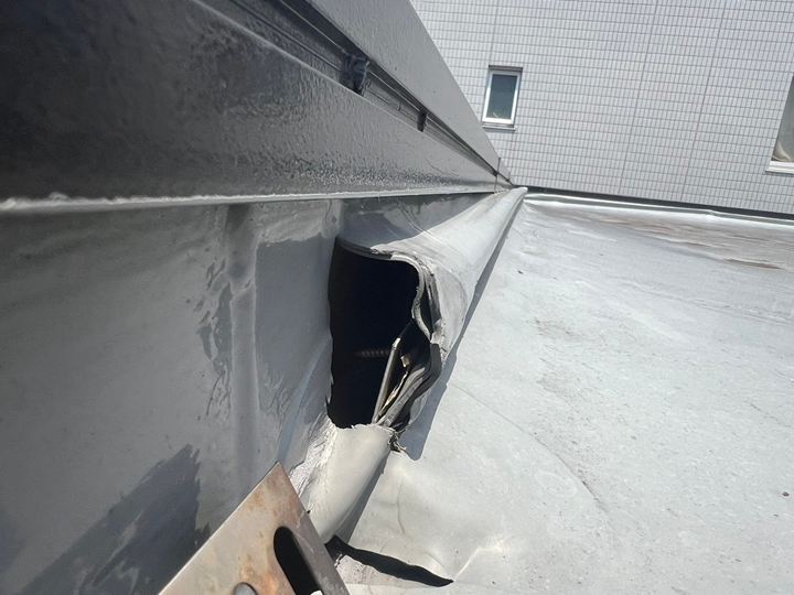 塩ビ防水 押さえ金物