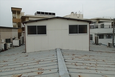 川崎市　事務所兼倉庫　増改築した屋根
