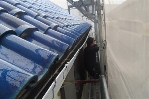 港北区　雨樋の歪み