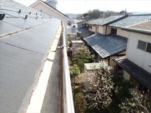 横浜市緑区　外側に開いた雨樋