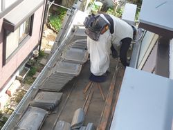 横浜市磯子区で金属瓦へ屋根葺き替え工事　