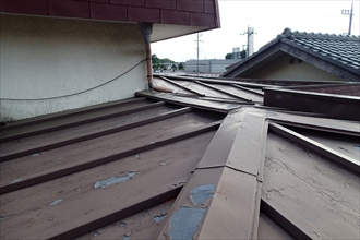 鎌倉市-瓦棒屋根点検007.JPG