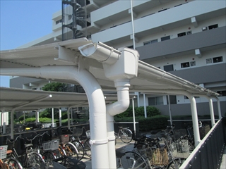 駐輪場の雨樋交換工事｜横浜市神奈川区
