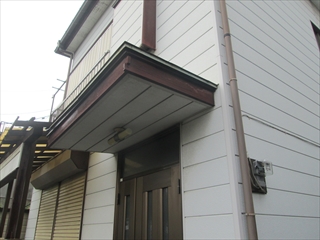 玄関庇取替え工事｜経年で劣化｜横浜市保土ヶ谷区