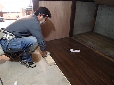 PC230500_R.JPG
